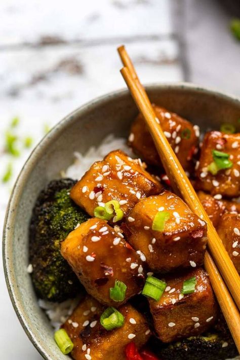 General Tso Tofu, Tofu Protein, Bbq Tofu, Whole Foods Vegan, General Tso, Grilled Tofu, Eating Healthier, Tofu Dishes, American Dishes