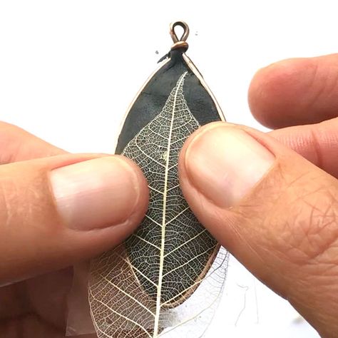 Crystal Clay, Skeleton Leaves and Resin within Wire Frames Tutorial! - Nunn Design Clay Skeleton, Metal Clay Designs, Resin Pendant Tutorial, Resin Jewelry Tutorial, Acrylic Crafts, Paint Frame, Skeleton Leaves, Leaf Skeleton, Wrapping Tutorial