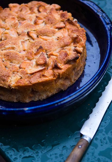 A classic, simple French Apple Cake - delicious! via @davidlebovitz Cookie Cake Recipe Easy, Cookie Cake Decorating Ideas, Apple Rhubarb, Oreo Cookie Cake, Cake Recipe Easy, French Apple Cake, Dorie Greenspan, David Lebovitz, Rhubarb Cake