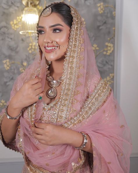 Unfiltered, straight from my magic wand to your screen ! 🪄 Pastel bridal look made Umang look nothing less than a goddess 🪷✨ Delhi-inspired bridal allure, this Anand karaj ensembles a vision of pastel-perfected detailing. 💕 The delicate glow of sheer skin and flushed cheeks complemented by Komal hire’s signature glamorous eye look, magic unfolds before your eyes. 💫 Makeup: 💁🏼‍♀️ Hair: @sabahairstylist Beauty: @_umang4 Shot by: @aanchal_oberai Cosmetics: @r.venterprises Pastel Desi Wedding, Flushed Cheeks, Anand Karaj, Desi Wedding Dresses, Pink Suit, Desi Wedding, Eye Look, A Goddess, Bridal Look