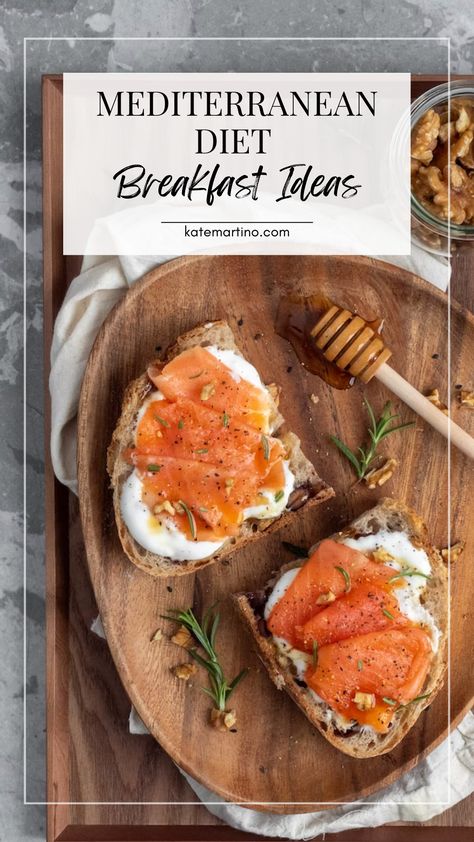 Mediterranean Diet Meal Plan Breakfast, Medditeranean Meals, Pescatarian Breakfast Ideas, High Fiber Breakfast Ideas, Pescatarian Breakfast, Mediterranean Breakfast Recipes, Simple Healthy Breakfast Ideas, Mediterranean Diet Breakfast Ideas, Mediterranean Breakfast Ideas