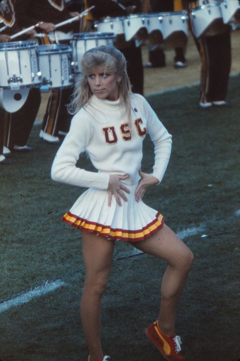 USC cheerleader Cheers Photo, Cheer Poses, Cute Cheerleaders, Cheerleader Costume, Outfits 70s, Cheerleading Uniforms, Cheer Uniform, Cheer Outfits, Cheerleading Outfits