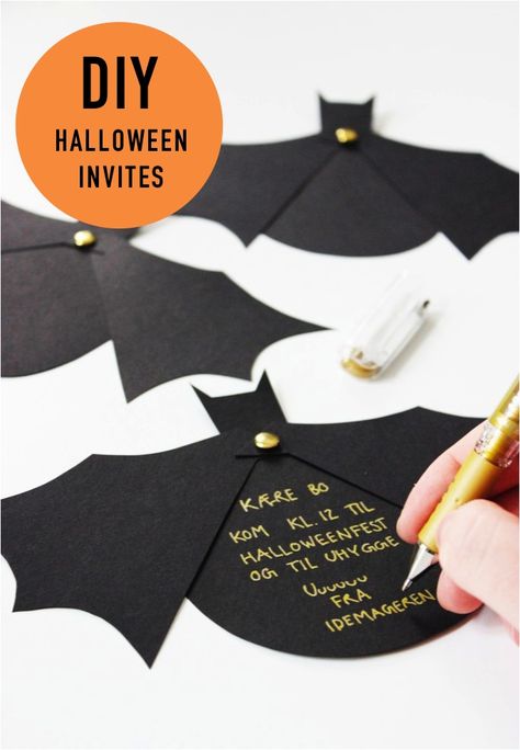 9 Easy Party Decorations to Make this Halloween Veselý Halloween, Halloween Invitaciones, Läskig Halloween, Dekorasi Halloween, Easy Party Decorations, Batman Birthday Party, Carte Halloween, Invitation Halloween, Batman Party