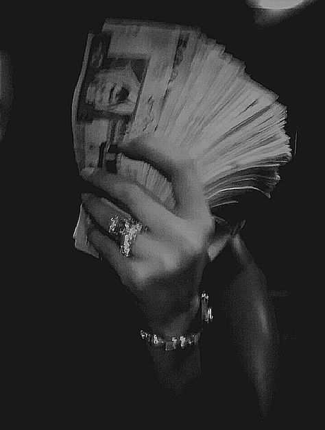 Rich Life Asthetic Picture, Lots Of Money Pictures Aesthetic, Bankrupt Aesthetic, Burning Money Aesthetic, Money Lockscreen Aesthetic, A Lot Of Money Aesthetic, Black And White Aesthetic Money, Black And White Money Aesthetic, Suger Daddys Money Aesthetic