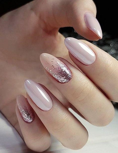 The world of fashion will never be oversaturated of shine, jewels and the color of gold. French Ideas, Classy Nail Art Ideas, Classy Nail Art, Unghie Sfumate, Ombre Manicure, French Ombre, Pink Manicure, Pink Nail Art, Super Nails