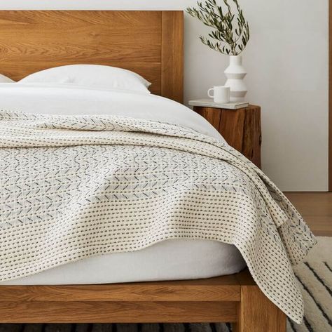 🛏️✨ San Diego, ready to revamp your summer style with some Mid-Century Modern magic? 🌞 Check out this awesome article from Atomic Ranch featuring stunning MCM summer bedding ideas that are both chic and cozy. Perfect for buyers, sellers, investors, and future homeowners looking to refresh their space! 🏡💫 Read the full article here: MCM Summer Bedding: Colorful Comforters and Throws - Atomic Ranch https://www.atomic-ranch.com/home-decor/mcm-summer-bedding/ DM Cathyann Josefosky CalRE 0192150... Herringbone Blanket, West Elm, Herringbone, Rug, Pillows, Bedroom, Bed, White