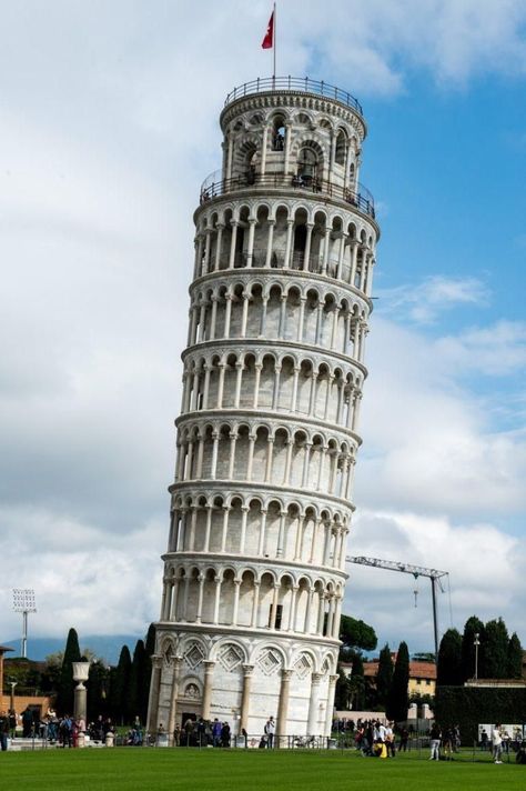 Pisa. No matter which region you visit in Italy, you'll be able to discover villages perched in the mountains or along the coast, wonderful Roman remains in Rome, but also beautiful churches and monuments. Discover the 50 famous landmarks in Italy. italy landmarks | what to do in italy | travel italy | italy travel guide | what to see in italy | italy travel destinations | traveling in italy | things to do in italy | where to go in italy Time Budget, Italy Images, Pisa Italy, Italy Pictures, Explore Italy, Travel Italy, Europe Travel Destinations, Famous Landmarks, Famous Places