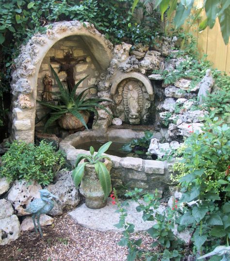 Catholic garden ideas... KAREN!!! Outdoor Shrine, Garden Grotto, Shed Inspiration, Marian Garden, Grotto Design, Prayer Garden, Backyard Garden Landscape, Meditation Garden, Memorial Garden