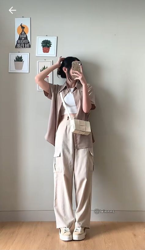 cr to elaine alethea on tiktok (@ on pic) beige outfit style acubi inspo casual minimalist brown Korean Summer Outfits Casual, Beige Dress Outfit, Korean Fashion Dress Casual, Dress Pants Outfits, Korean Summer Outfits, Beige Outfit, Korean Casual Outfits, Casual Day Outfits, Kawaii Fashion Outfits