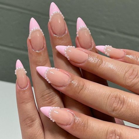 Chrome Drips, "Glazed Donut," & More Non-Cheugy French Nail Designs To Try Ongles Rose Pastel, Almond Nails Pink, Pink French Tip, French Tip Nail Designs, Light Pink Nails, Pink French, French Tip Acrylic Nails, French Nail Designs, Almond Nails Designs