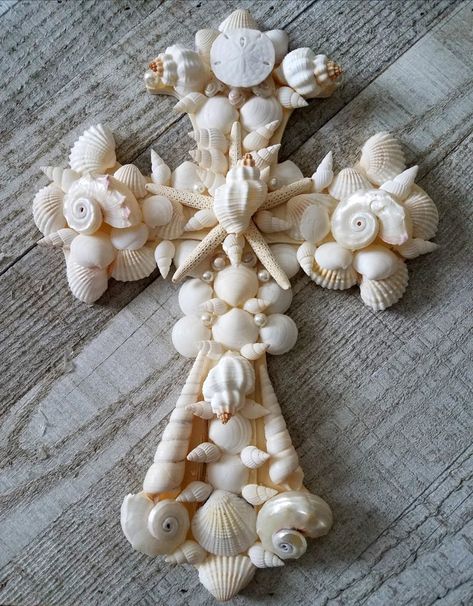 Handmade shell cross by me Framed Seashells, Sea Shell Cross, Mermaid Diy Crafts, Seashells Crafts, Diy Crosses, Shell Gifts, Seashell Gifts, Ocean Craft, Seashell Cross