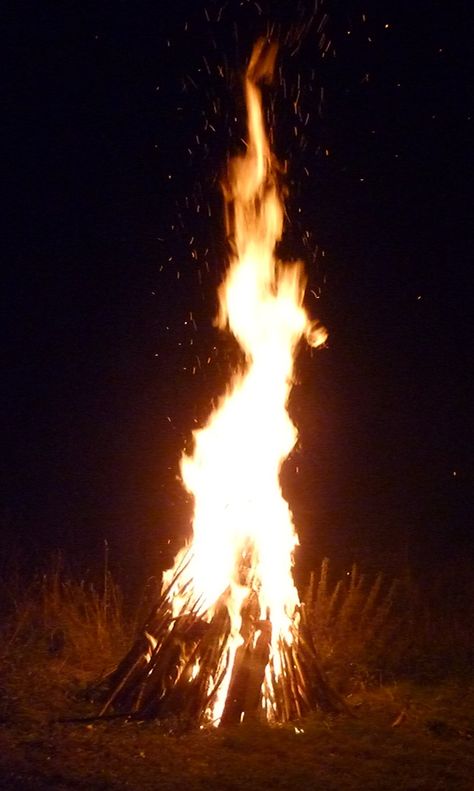 Celtic Samhain Aesthetic, Burned At The Stake Aesthetic, Witch Bonfire, Samhain Bonfire, Samhain Fire, Folklore Horror, Witches Dancing, Hunter Moon, Small Town Mystery