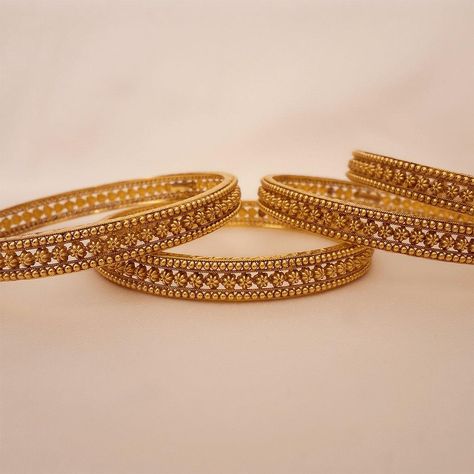 New Bangles Design In Gold 2024, Gold Bangles Design 2024, Single Bangle Designs Gold Latest, Gold Bengals Designs, Simple Gold Bangles Indian, Kangan Design Gold Bangles, Gold Bangles Design Modern, Gold Bangles Design Latest Indian, Decent Jewellery