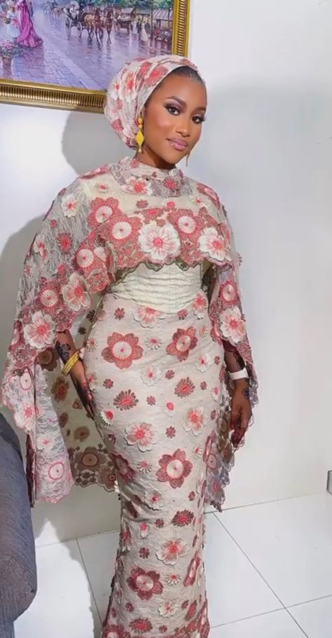 Hausa Lace Gown Styles, Nigerian Traditional Dresses, Nigerian Dress Styles, Nigerian Dress, Modest Dresses Fashion, Traditional African Clothing, African Print Dress Ankara, The Dazzling, Best African Dresses