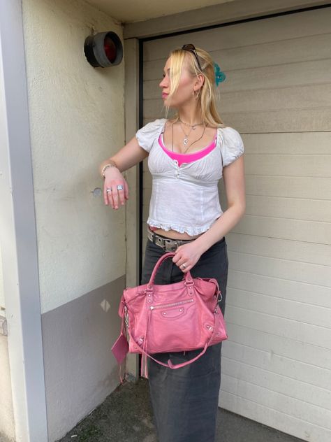 Pink Shoulder Bag Outfit, Aesthetic Fits, Cute Fits, Pink Bag, Fitness Inspo, My Style, Purses And Bags, Clothes, Color