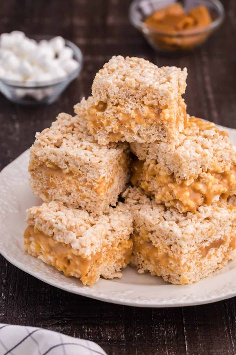 Treats With Caramel, Recipe For Rice, Rice Krispie Bars, Chocolate Rice Krispies, Rice Krispie Squares, Simply Stacie, Fast Desserts, Krispie Treats Recipe, Krispy Treats