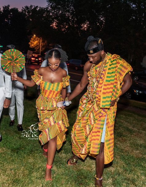 African Traditional Dresses Ghana, Traditional Ghanian Wedding Dress, Ghanian Traditional Wear, Ghanian Wedding Guest Outfit, Togolese Traditional Outfit, Ghanian Traditional Wedding Dress, African Wedding Aesthetic, Traditional Ghana Clothing, Ghana Traditional Dress