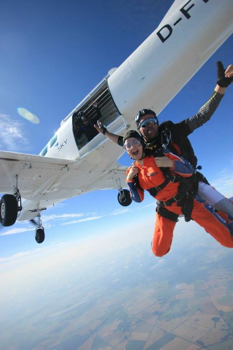 Parachute Jumping, Skydiving Pictures, Tandem Jump, Felix Baumgartner, Outdoor Adventure Activities, Wish Board, Air Sports, Outdoor Exercises, Gopro Photography