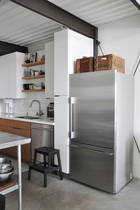 loft kitchen with Fisher and Paykel fridge Kitchens Pantry, Single Wall Kitchen, Fisher And Paykel, Unfitted Kitchen, Large Fridge, Interior Design Programs, Small Bedroom Furniture, Best Home Interior Design, Loft Kitchen