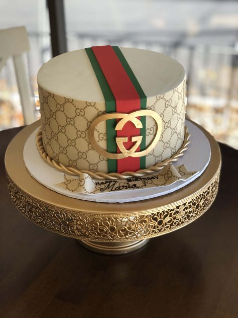 Gucci Cake Gucci Birthday Cake, Louis Vuitton Cake, Gucci Cake, Tårta Design, Cupcakes Design, Torte Creative, Chanel Cake, Royal Cakes, Nursing Cake