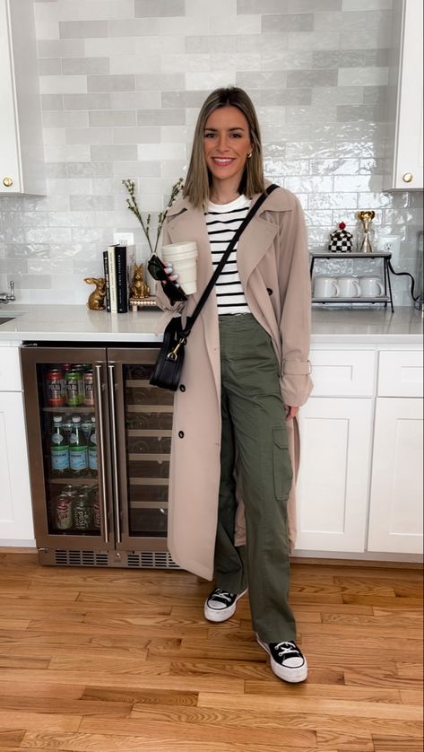 Army Green Pants Outfit Winter, Khaki Combat Trousers Outfit, Olive Green Work Pants Outfit, Green Pants Women Outfit, Wide Leg Utility Pants Outfit, Green Combat Pants Outfit, Green Khakis Outfit Women, How To Style Khaki Cargo Pants Women, Cargo Pants For Work Outfit