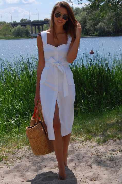 White pants outfit summer