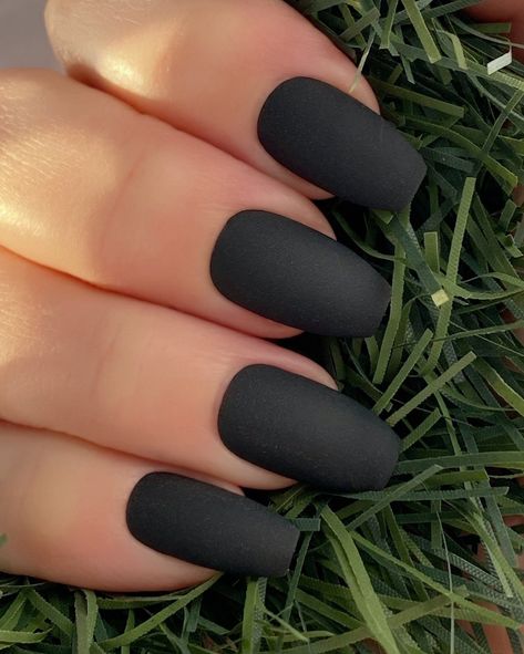 Matte Black Nail Polish, Cream Nail Polish, Nail Polish Black, Cream Nail, Matte Black Nails, Matte Nail Polish, Black Nail Polish, Matte Nails Design, Cream Nails