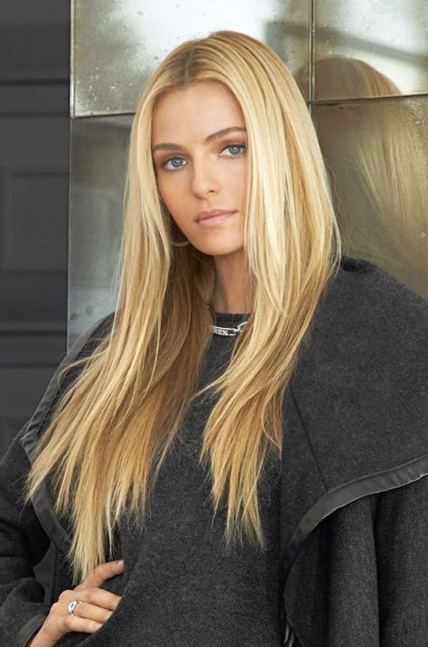 Valentina Zelyaeva, Black Frock, Long Blonde, Long Blonde Hair, Beauty Photography, Woman Face, Body Goals, Cortes De Cabello Corto, How To Look Pretty