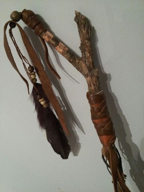 Volva Staff Diy, Witchy Walking Staff, Woodland Staff, Doof Sticks, Walking Sticks Ideas Homemade, Witches Staff, Stick Aesthetic, Witch Stick, Staff Magic