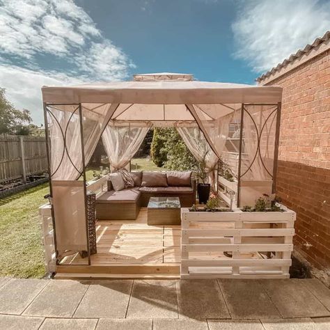 The Top 80 Best Gazebo Ideas - Backyard Ideas Gazebo Ideas Backyard, Enclosed Gazebo, Small Gazebo, Deck Shade, Modern Gazebo, Gazebo Ideas, Backyard Walkway, Wooden Gazebo, Backyard Gazebo