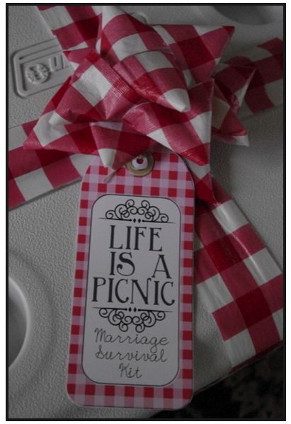 Wedding/Shower gifts...Life is a Picnic - Marriage Survival Kit....also links to a survival kit with tools, one based on love songs... Marriage Survival Kit, Creative Bridal Shower Gifts, Diy Bridal Shower Gifts, Best Bridal Shower Gift, Picnic Gifts, Unique Bridal Shower Gifts, Survival Kit Gifts, Picnic Theme, Bride Shower