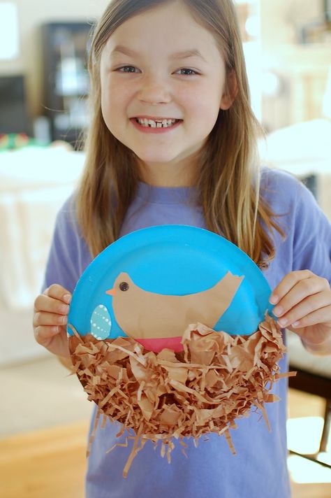 one day at a time: thank you and a bird's nest craft. Crafts Fir Kids, Nest Craft, April Preschool, Letter D Crafts, Nest Ideas, Bird Nest Craft, Abc Crafts, My Father's World, Preschool Valentines