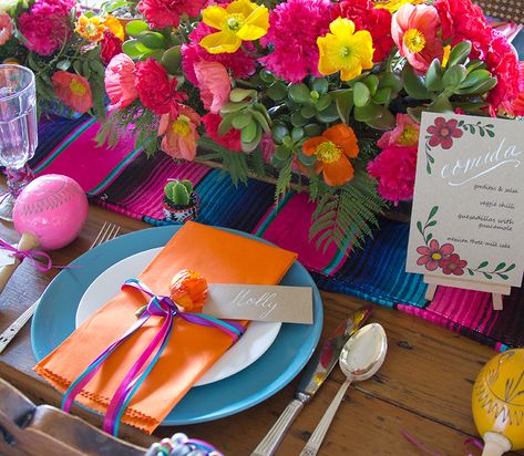 Mexican Table Decorations, Mexican Dinner Party, Mexican Fiesta Decorations, Mexico Party, Fiesta Table, Mexican Party Decorations, Mexican Table, Fiesta Birthday Party, Mexican Theme