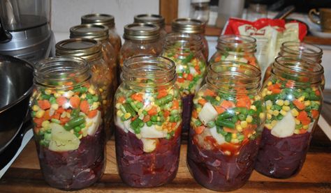 Deer Stew, Canning Venison, Canned Venison, Canning Soup Recipes, Venison Stew, Pressure Canning Recipes, Venison Steak, Canning Vegetables, Deer Meat Recipes