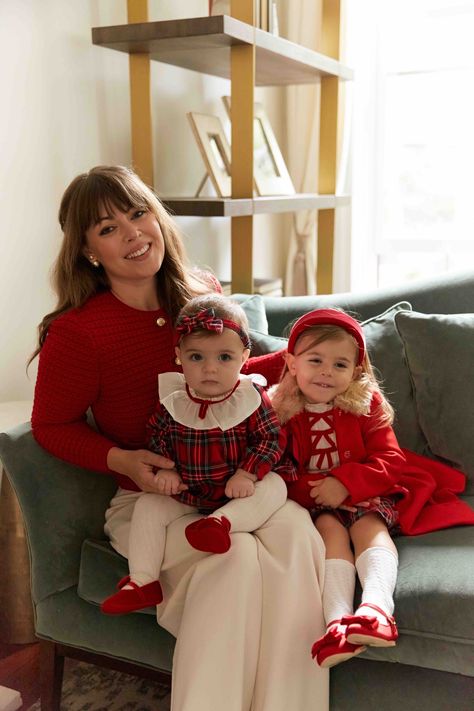 Family Christmas Clothes, Christmas Outfit Ideas For Photoshoot, Christmas Shoot Mom And Daughter, Red Tartan Family Photo, Coordinating Family Outfits Christmas, Christmas Clothing Ideas For Pictures, Christmas Eve Family Outfits, Old Money Christmas Photoshoot, Xmas Photoshoot Outfits