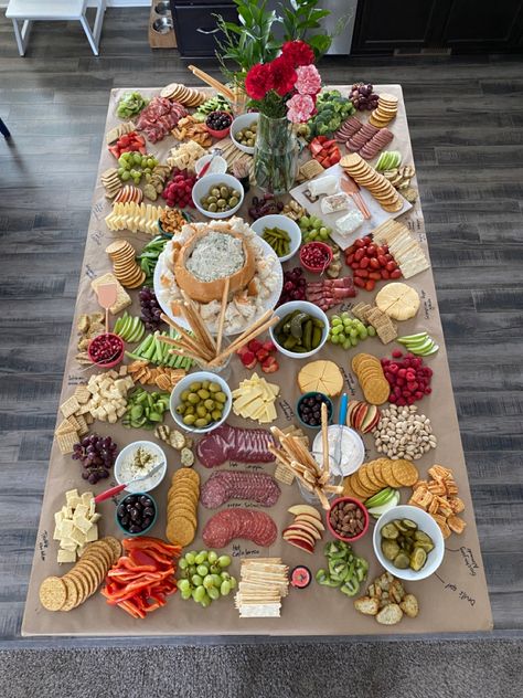 Small Charcuterie Table, Countertop Charcuterie Spread, Charcuterie Baby Shower Ideas, Easy Grazing Table, Baby Shower Grazing Table Ideas, Simple Grazing Table, Baby Shower Grazing Table, Charcuterie Table Ideas, Breakfast Grazing Table