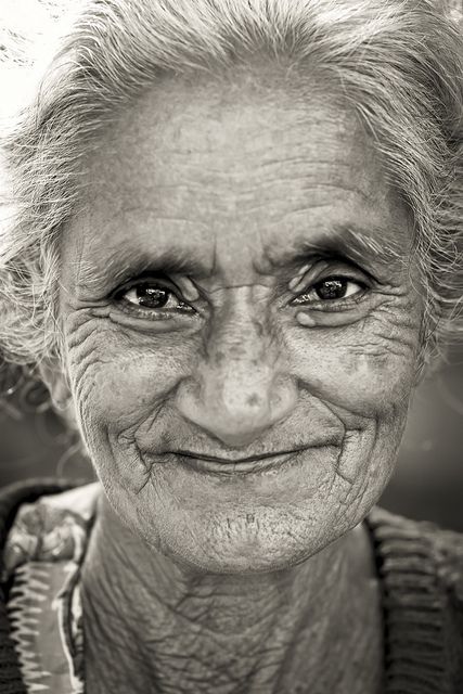 Old lady at Mingun - Myanmar (Burma) eyes are windows to the soul Old Lady Portrait Photography, Old Lady Portrait, Smile Wrinkles, Old Eyes, Age Makeup, Old Age Makeup, Intense Eyes, Windows To The Soul, Laugh Lines