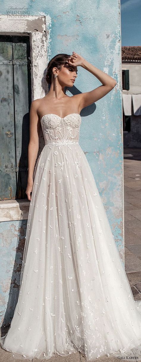 A Line Wedding Dress Sweetheart, Gali Karten, Wedding Dresses London, Wedding Simple, Beach Wedding Dresses, Simple Wedding Dress, Aline Wedding Dress, Wedding Dresses 2018, Sweetheart Wedding Dress