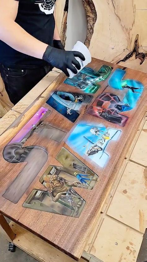 Star Wars Furniture Diy, Star Wars Resin, Epoxy Decor, Resin In Wood, Star Wars Furniture, Epoxy Furniture, Amazing Resin, Epoxy Ideas, Star Wars 1977