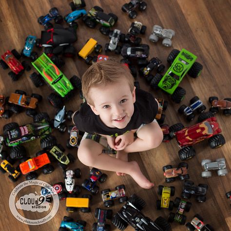 4 Year Photoshoot, Chalk Photoshoot Kids, Five Year Old Photo Shoot Ideas, Monster Truck Birthday Pictures, Three Year Old Birthday Photo Shoot, Monster Jam Photo Shoot, 3rd Birthday Picture Ideas, 4 Birthday Photoshoot Ideas, Third Birthday Photoshoot Boy