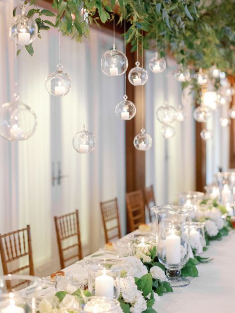 Hanging White Flowers Wedding, Wedding Hanging Candles, Wedding Table Decor With Candles, Candle Reception Decor, Hanging Candles Wedding, Hanging Wedding Flowers, Royalty Party, Floating Candle Decorations, Bridal Dinner