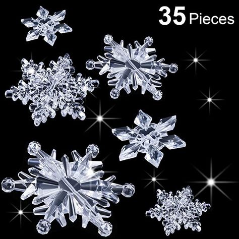 Snowflakes Ornaments, Winter Party Themes, Christmas Snowflakes Decorations, Christmas Snowflakes Ornaments, Diy Jul, Snow Theme, Winter Decorations Diy, Diy Winter, Hanging Christmas Tree