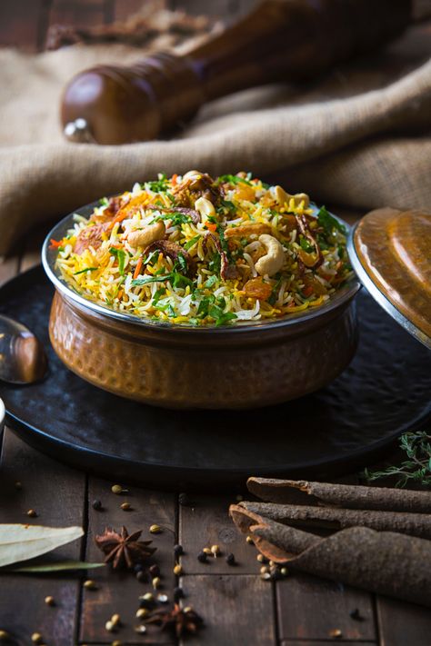 Biryani Food Photography, Biryani Photography Indian, Indian Cuisine Photography, Desi Food Photography, Arabian Food Photography, Arabic Food Photography, Biriyani Photography, Arabian Food Recipes, Biryani Aesthetic