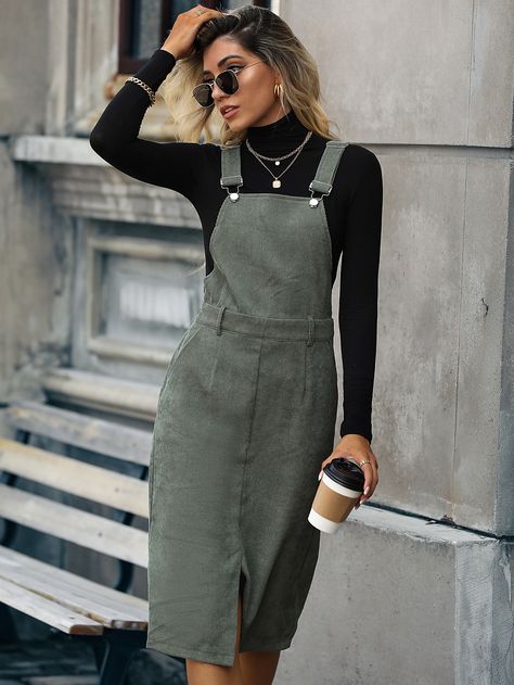 Adrette Outfits, Corduroy Pinafore Dress, Corduroy Overall, Long Jumpers, Corduroy Overall Dress, Business Formal Dress, Formal Dresses Gowns, Elegante Casual, Professional Dresses