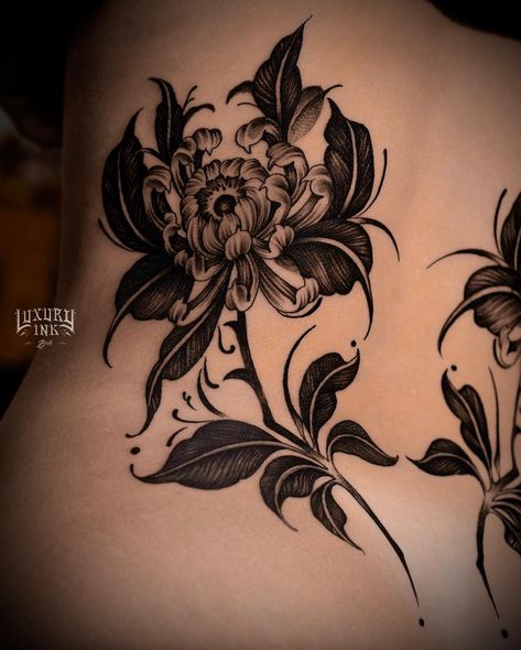 BEAUTIFUL CHRYSANTHEMUM FLOWER TATTOO DONE BY MORFIN DONE USING @eztattooing @cheyenne_tattooequipment @radiantcolorsink @balmtattooindo 💥DM US FOR BOOKING💥 ▪️WORLD FAMOUS ARTISTS ▪️CUSTOM DESIGNS ▪️AWARD WINNING ARTISTS & STUDIOS ▪️SPONSORED BY THE BEST TATTOO BRANDS ▪️VEGAN INK ▪️INTERNATIONAL HYGIENE STANDARDS ▪️3 LOCATIONS FB/INSTA - @luxuryinkbali @luxuryinkjakarta @luxuryinkcanggu 📲 WA : 081237048507 ⚜️TATTOO IS FOREVER, BOOK WITH US TODAY FOR THE BEST QUALITY⚜️ #Luxuryinkb... Chrysanthemum Tattoo Hip, Queen Of The Night Flower Tattoo, Chrisantem Tattoo, Gothic Flowers Tattoo, Dark Flower Tattoo, Columbine Flower Tattoo, Chrysanthemum Flower Tattoo, Bali Tattoo, Tattoos Inspo