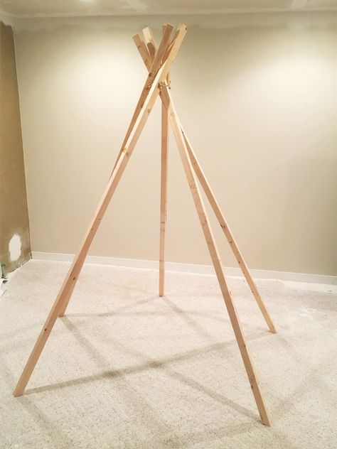 Easy DIY Kids Teepee Tutorial! - Big Enough for Adults Too! - Making Things is Awesome Teepee Diy, Teepee Tutorial, Diy Kids Teepee, Diy Teepee Tent, Easy Diy Kids, Diy Teepee, Diy Paper Art, Teepee Play Tent, Kids Teepee