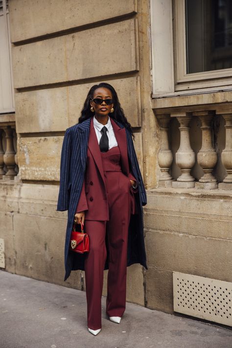 Business Slacks Outfit, All Burgundy Outfit Women, Burgundy Suit Women Outfit, Burgundy Suit Women, Classic Essence, Burgundy Outfit, Corporate Outfits, Paris Fashion Week Street Style, Red Suit