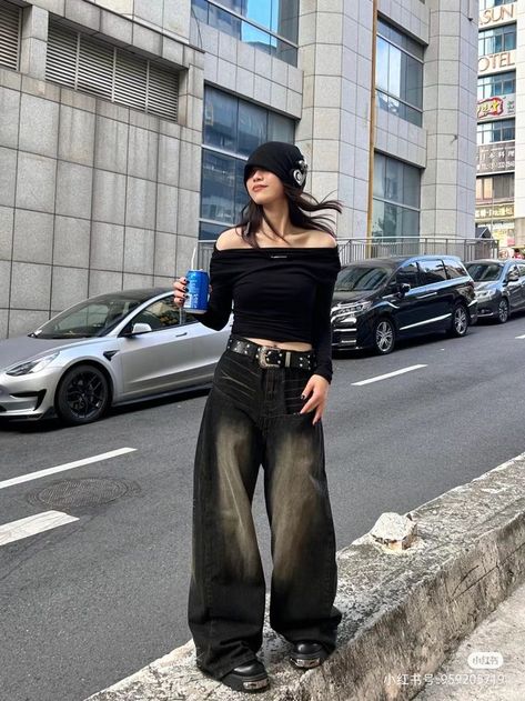 Women's Cargo Pants, Skirt Maxi, Looks Black, Pantalon Cargo, 가을 패션, 여자 패션, Mode Streetwear, Casual Style Outfits, Looks Style