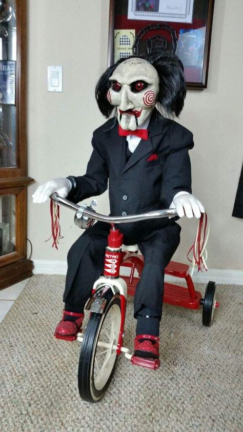 Jigsaw Doll, Saw Puppet, Horror Movie Room, Jigsaw Costume, Jigsaw Movie, Tobin Bell, Horror Villians, Human Centipede, Billy The Puppet