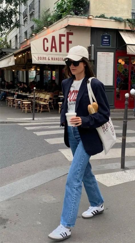 6 Chic Yet Easy Outfits That Are Perfect for Wearing to the Pub This Spring Woden Sneaker Outfit, Cloudy Spring Day Outfit, Styling Sambas, European Spring, French Outfits, Looks Adidas, Mode Adidas, Adidas Samba Outfit, Celana Fashion